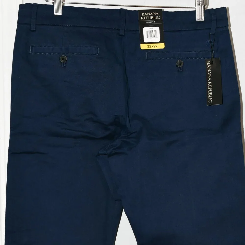 Banana Republic Men’s Chino Pant‎